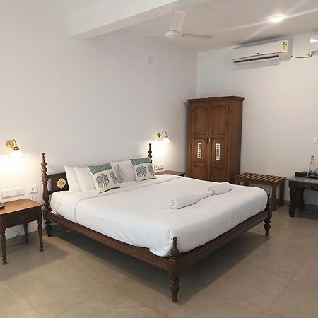 Palmgrove Lake Resort Alappuzha Esterno foto