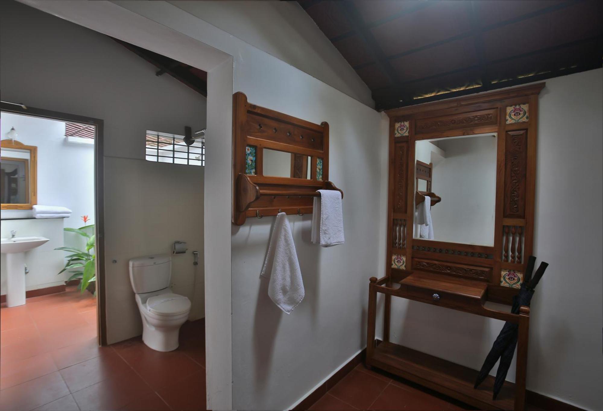 Palmgrove Lake Resort Alappuzha Esterno foto