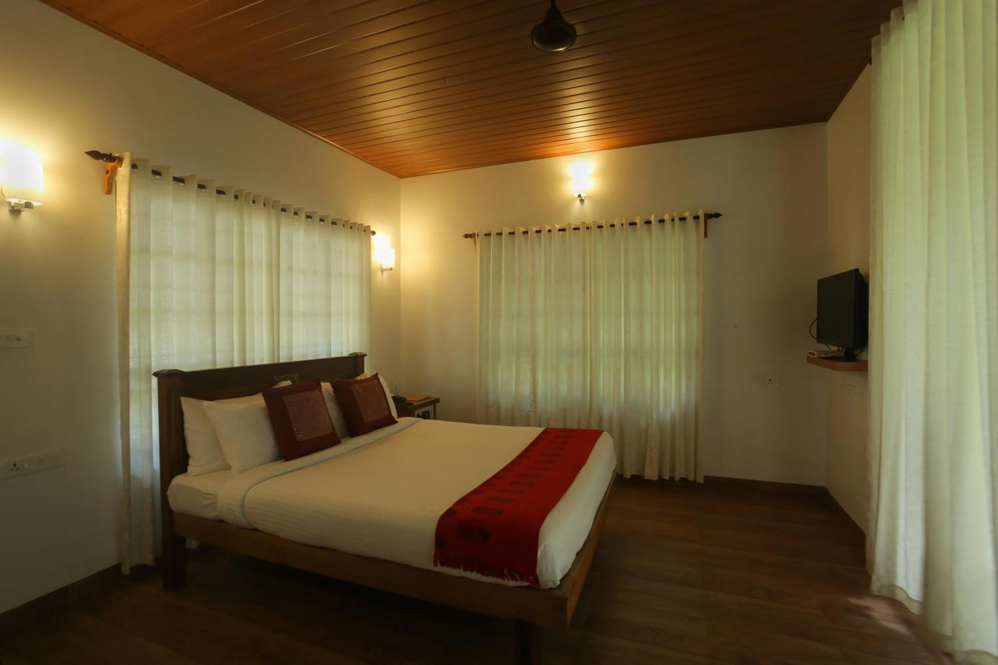 Palmgrove Lake Resort Alappuzha Esterno foto