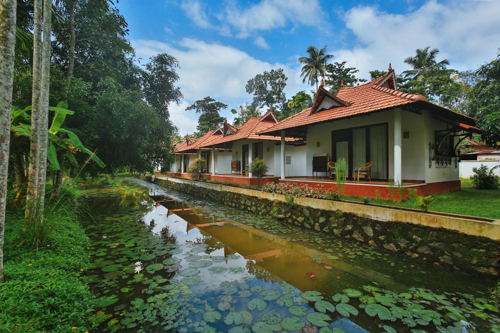 Palmgrove Lake Resort Alappuzha Esterno foto