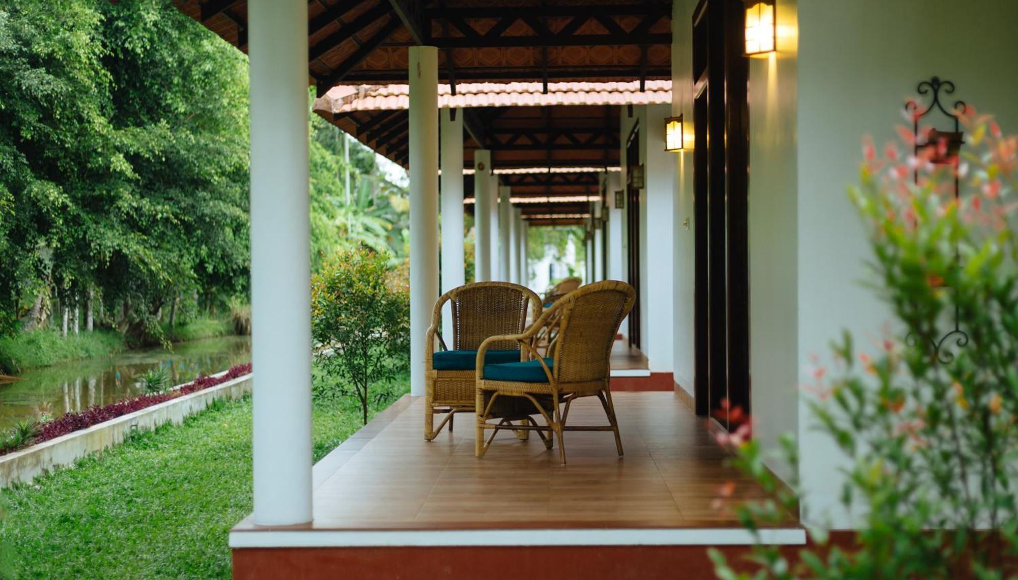 Palmgrove Lake Resort Alappuzha Esterno foto