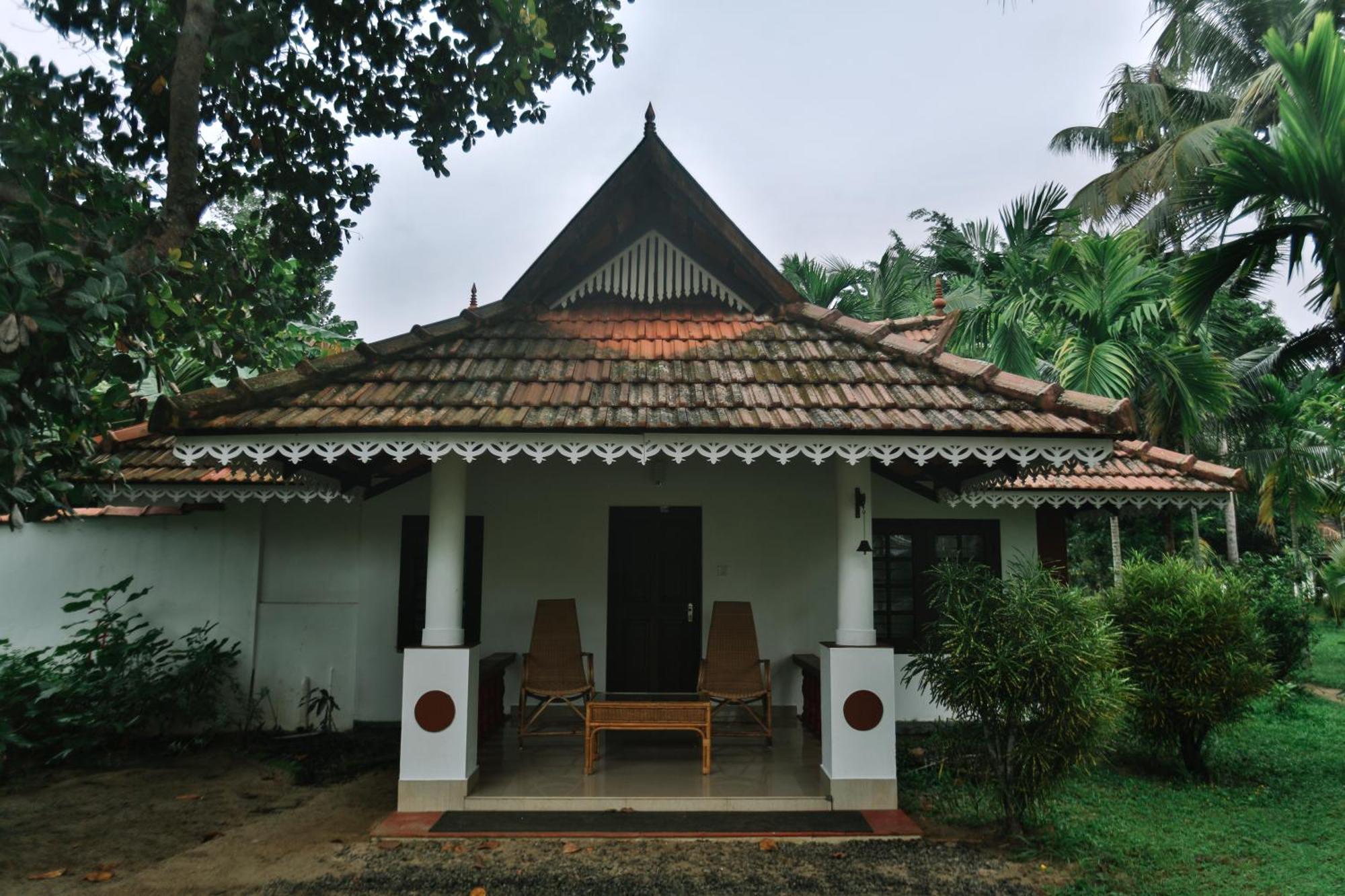 Palmgrove Lake Resort Alappuzha Esterno foto