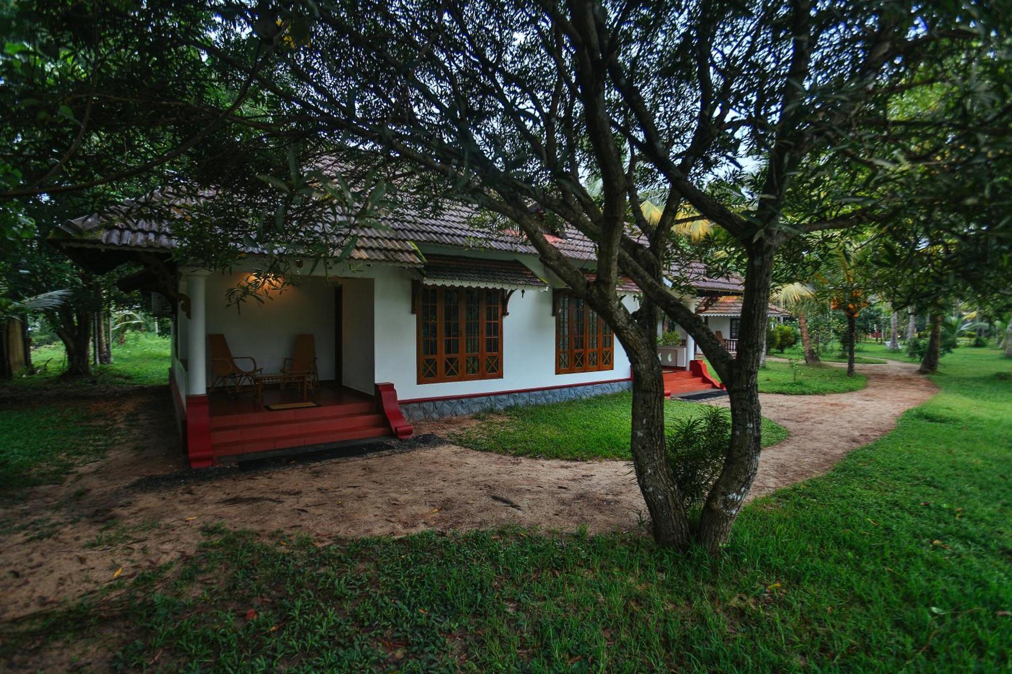 Palmgrove Lake Resort Alappuzha Esterno foto