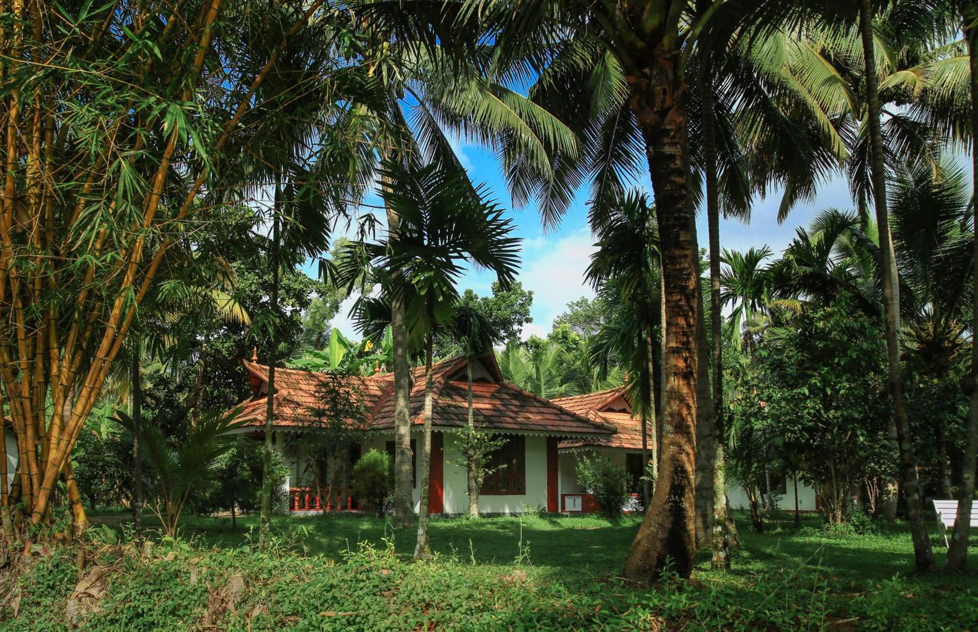 Palmgrove Lake Resort Alappuzha Esterno foto
