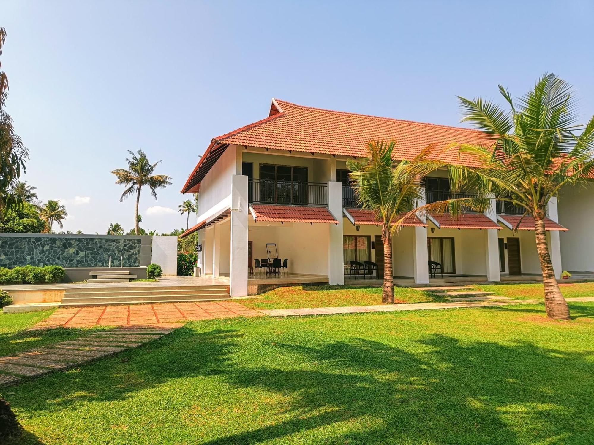Palmgrove Lake Resort Alappuzha Esterno foto