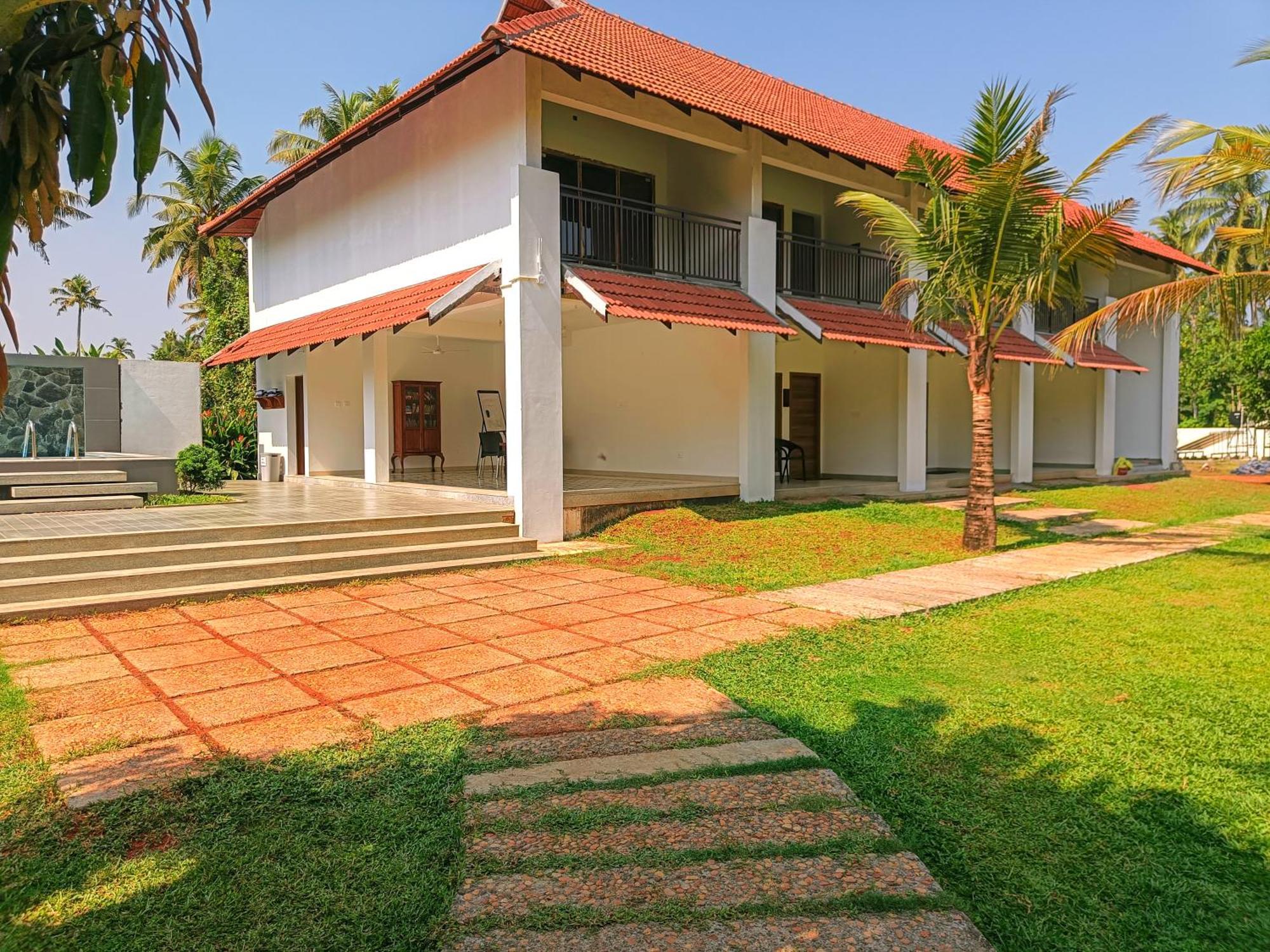 Palmgrove Lake Resort Alappuzha Esterno foto