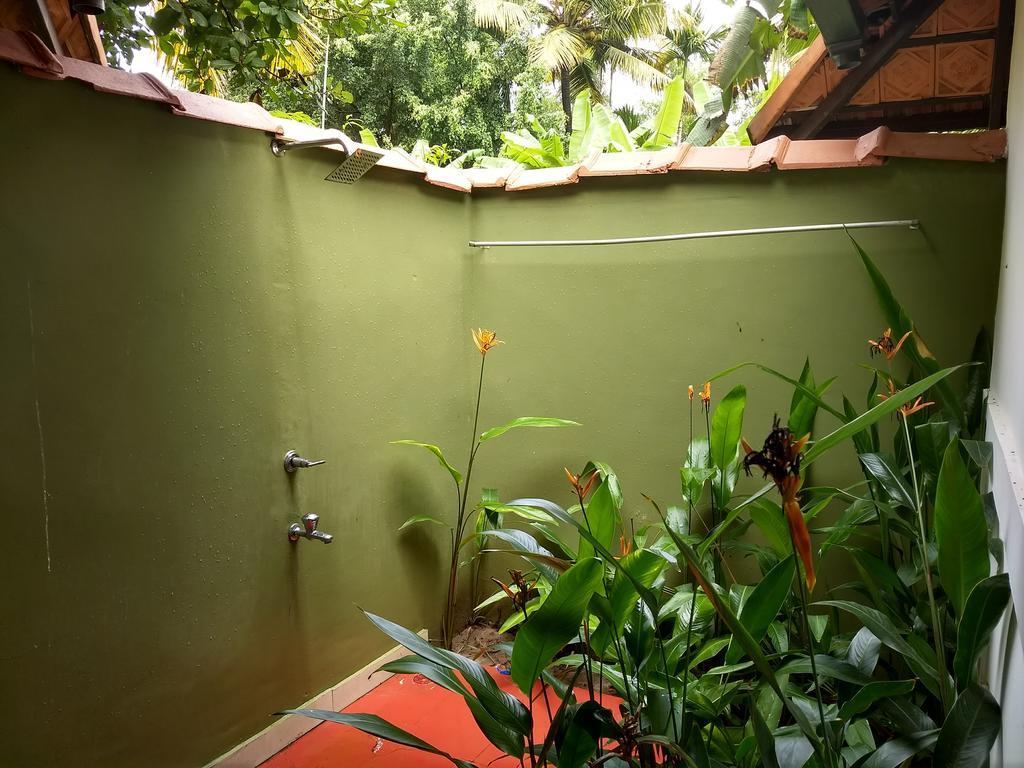 Palmgrove Lake Resort Alappuzha Esterno foto